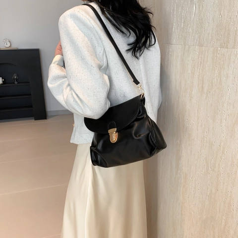 Bolso de Hombro Plisado de Cuero PU para Mujer Color Sólido Bolso de Axila Con Cierre de Metal Dorado Bolso Bandoulière Moda