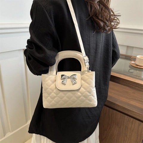 Women Quilted PU Leather Handbag With Bow Metal Decor Casual Crossbody Bag Fashion Shoulder Tote Trendy Large Handbag