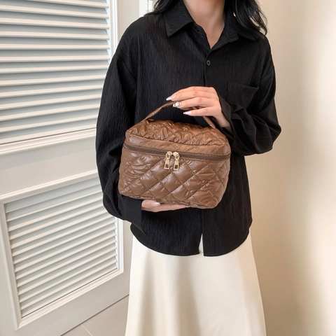 Trousse à Maquillage Matelassée à la Mode Grande Capacité Organisateur Cosmétique en Polyester Avec Poignée pour Femme