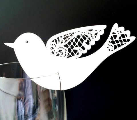 Marque-place en Forme d'Oiseau Découpés au Laser pour Décoration de Mariage Fête Cartes de Nom de Table en Carton Nacré Creux Banquet