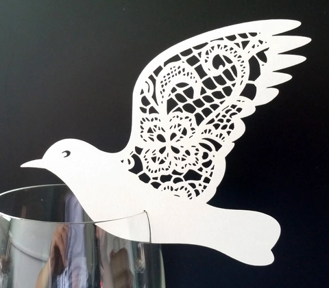 Laser Cut Bird Place Cards For Wedding Party Wine Glass Cup Decorations Pearlescent Paper Hollow Name Cards Table Settings