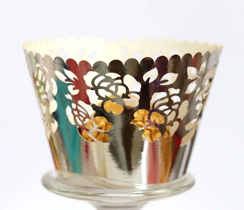 Laser Cut Rose Floral Cupcake Wrappers Pearlescent Paper Cake Liners For Wedding Birthday Party Dessert Table Decoration