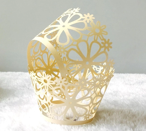 Laser Cut Floral Cupcake Wrappers Hollow Paper Cake Borders Decorative Lace Liners For Wedding Birthday Party Dessert Supplies