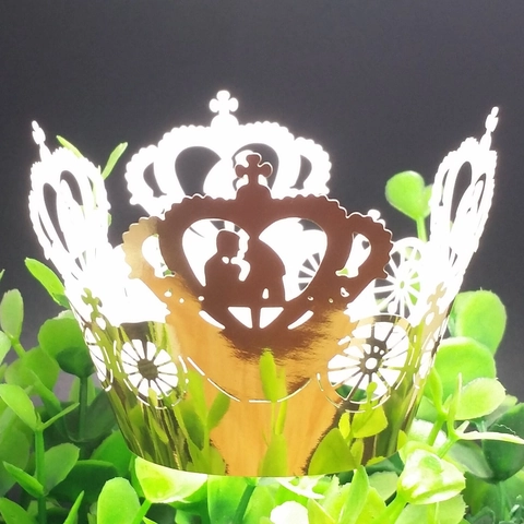 Hollow Laser Cut Carriage Crown Cupcake Wrapper Paper Cake Liners For Wedding Party Dessert Table Decoration
