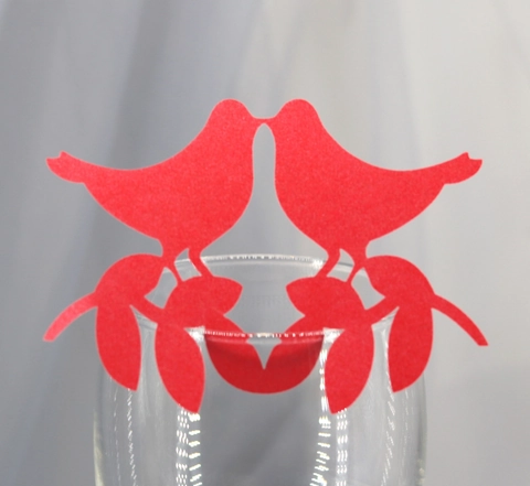 Laser Cut Bird Shape Wine Glass Place Cards Pearlescent Paper Hollow Out Name Cards For Wedding Party Table Decoration