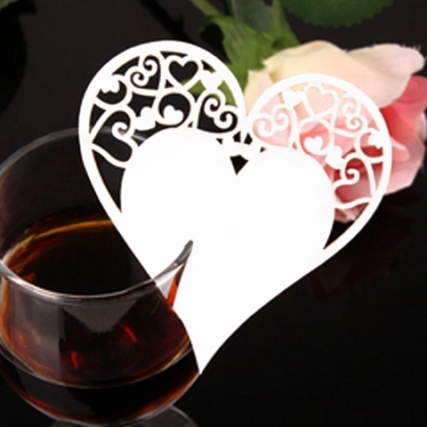Segnaposto per Bicchiere da Vino a Forma di Cuore Taglio Laser Biglietto da Visita Traforato per Decorazione Tavola Nozze