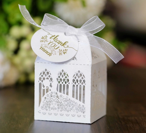 Laser Cut Hollow Candy Box Pearlescent Paper Wedding Favor Boxes With Ribbon For Church Party Decoration Gift Packaging