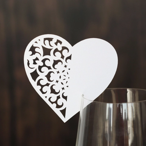 Marque-places en Forme de Cœur Découpe Laser pour Verre à Vin Papier Perlé Cartes de Nom pour Mariage Fête Anniversaire Table