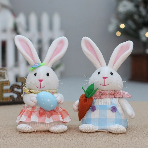 Ornamento della Bambola della Peluche del Coniglio Incandescente di Pasqua Con la Luce Led Coniglietto a Quadretti Che Tiene la Decorazione da Tavolo della Casa di Festa dell'Uovo della Carota