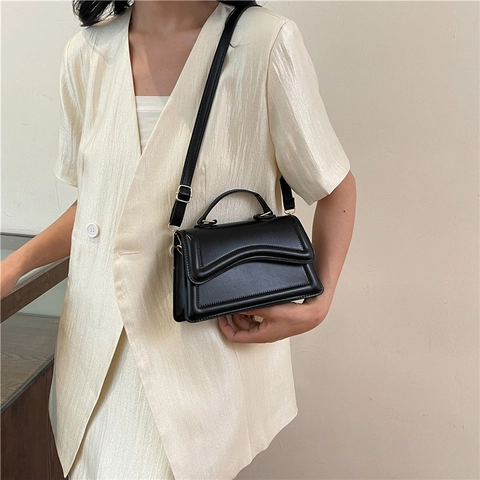 Borsa a Tracolla da Donna con Patta a Motivo Ondulato in Pelle PU Borsa a Mano Borsa Minimalista a Tinta Unita