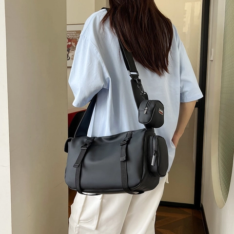 Japanese Style Large Capacity Nylon Messenger Bag Durable Waterproof Workwear Crossbody Bag For Travel Gym Daily Use Solid Color