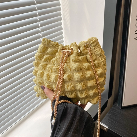 Bolso de Cubo con Textura de Burbujas para Mujer Bolso de Hombro de Nailon con Cadena Dorada y Decoración de Perlas Artificiales