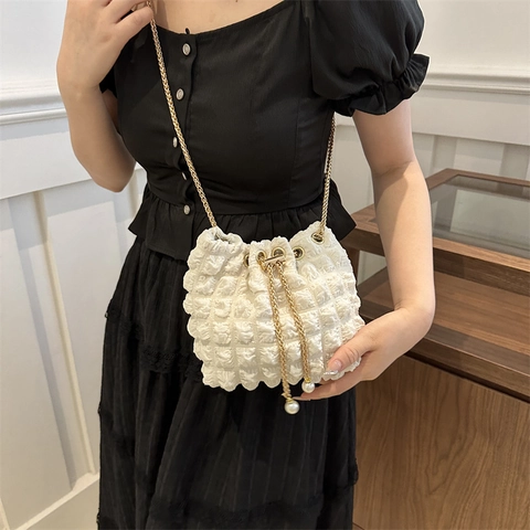 Bolso de Cubo con Textura de Burbujas para Mujer Bolso de Hombro de Nailon con Cadena Dorada y Decoración de Perlas Artificiales