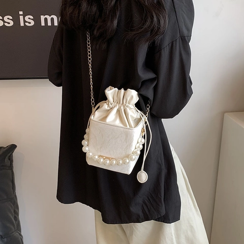 Women Fashion PU Leather Bucket Bag With Large Artificial Pearl Handle Gold Chain Strap Drawstring Handbag Crossbody Bag For Daily Party