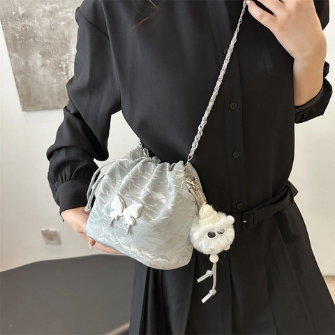 Bolso Cubo con Decoración de Mariposa de Moda Bolso de Hombro con Cordón Moderno para Mujer Bolso de Mano de Cuero PU con Cadena