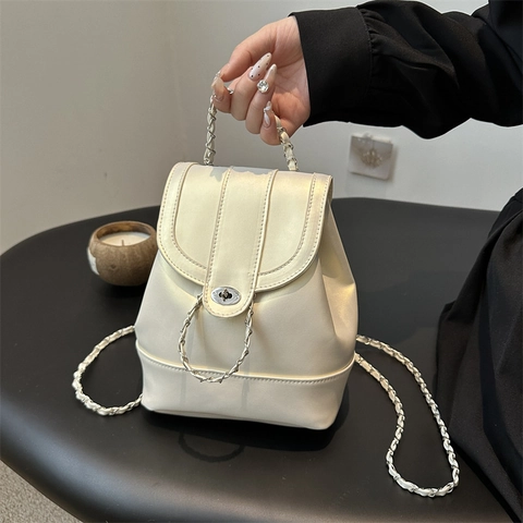 Mochila Mini de Cuero PU para Mujer Correa de Cadena de Metal Bolso de Hombro Pequeño para Conmutación Diaria Elegante Color Sólido