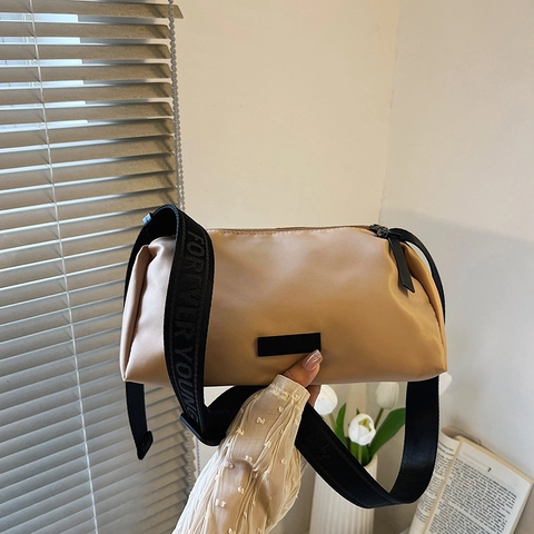 Borsa Sotto l'Ascella da Donna in Pelle PU Minimalista Urbana Elegante Borsa a Spalla Con Tracolla Larga Con Lettere