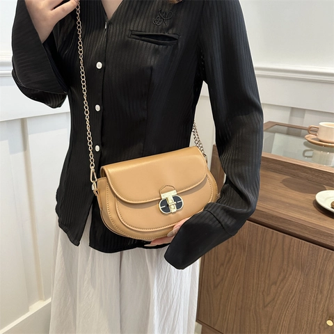 Bolso de Sillín de Cuero de PU Retro para Mujer Moda Minimalismo Bolso de Hombro Con Correa de Cadena de Metal Color Sólido