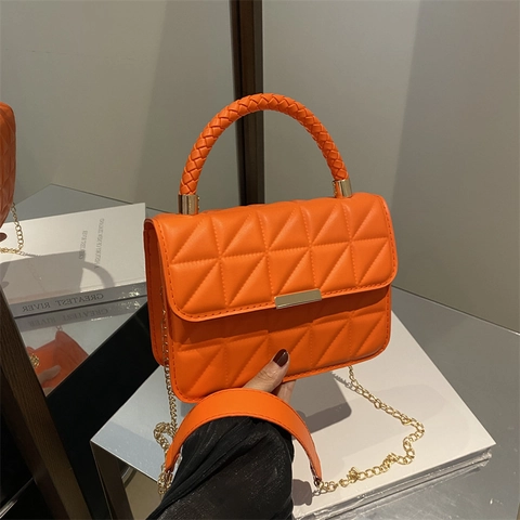 Mode Vrouwen Gewatteerde PU Leer Crossbody Kleine Vierkante Tas Met Gevlochten Handvat Magnetische Gesp Kettingriem Schoudertas