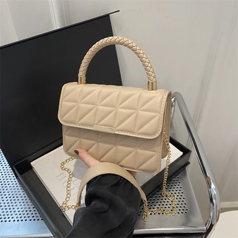 Mode Vrouwen Gewatteerde PU Leer Crossbody Kleine Vierkante Tas Met Gevlochten Handvat Magnetische Gesp Kettingriem Schoudertas