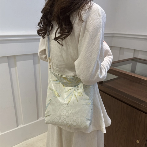 Sac à Épaule Brodé de Nouveau Style Chinois Tissu Nylon Motif Papillon Bambou Pour Femmes Mode Quotidienne Sac Fourre-Tout Jacquard