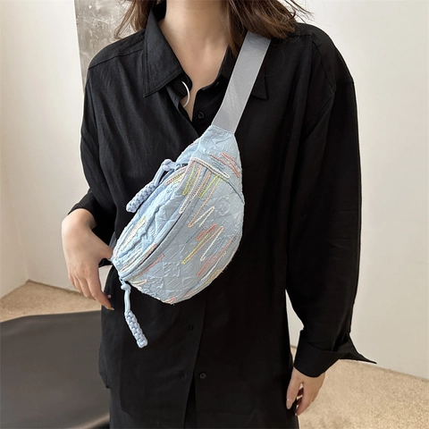 Riñonera Casual de Nylon para Mujer Bordado de Ondas de Colores Bolso de Pecho Tendencia Callejera Bolso de Hombro para Diario Moda