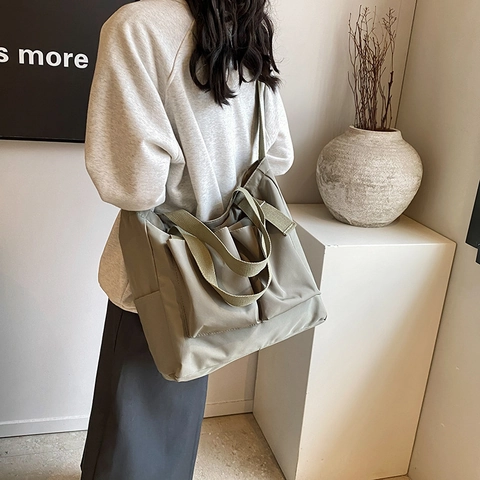 Damen Große Kapazität Nylon Tragetasche Multi Pocket Wasserdichte Umhängetasche Casual Street Mode Handtasche Täglich Reise Pendeln Tasche