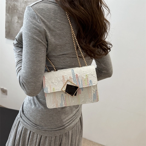 Stilvolle Damen Nylon Kette Schultertasche Wellenmuster Stickerei Kleine Quadratische Umhängetasche Urbane Mode Handtasche