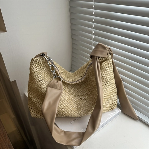 Damen Gewebte Stroh Schultertasche Große Kapazität Handgefertigte Tote Bag Mit Metallkette Und Knoten-Detail Für Strandurlaub