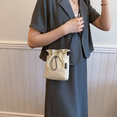 Minimalist Nylon Drawstring Bucket Bag For Women Fashion Lightweight Small Crossbody Shoulder Bag Solid Color Phone Pouch