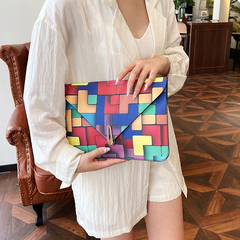 Pochette Enveloppe pour Femmes Imprimé Géométrique Sac à Main à Motifs de Blocs Colorés en Cuir PU Grande Capacité avec Fermoir