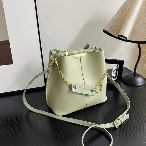 Fashion Vintage Large Capacity PU Leather Bucket Bag For Women Retro Chain Shoulder Crossbody Bag Solid Color Daily Commute Tote