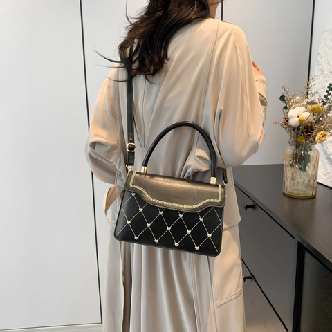 Borsa a Spalla da Donna in Pelle PU Trapuntata a Cuore Elegante Bordo a Festoni Patta Borsa a Mano a Tracolla Elegante Quotidiana