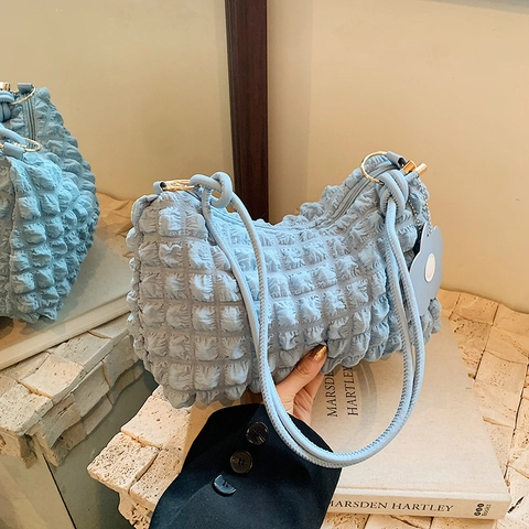 Women Popcorn Texture Shoulder Bag Fashion Pleated Underarm Bag With Flower Charm Contrast Color Hobo Bag For Daily Use