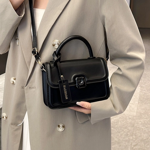 Damen PU Leder Quadratische Umhängetasche Trendy Crossbody Handtasche Mit Metallschnalle Abnehmbarer Gurt Für Büro Alltag