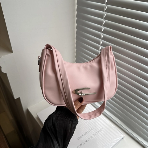 Bolso de Axila de Media Luna de Cuero PU Minimalista Urbano para Mujer Gran Capacidad Color Sólido Estrella de Metal Bolso de Hombro Hobo