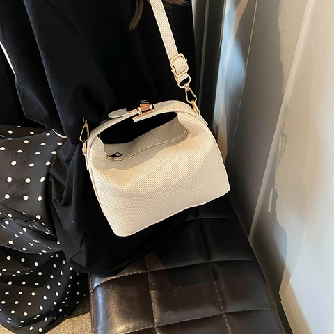 Borsa a Tracolla da Donna Urbana Minimalista in Pelle PU con Trama Intrecciata Piccola Borsa Quadrata Elegante Pendolare con Cerniera