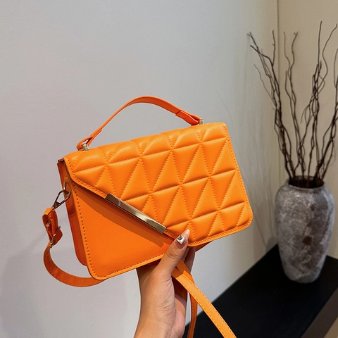Fashionable Quilted Rhombus PU Leather Small Square Bag For Women Urban Shoulder Crossbody Handbag With Metal Bar Decor