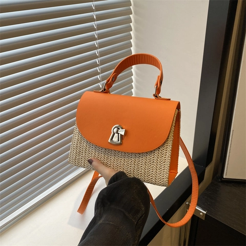 Sac à Épaule en Paille Patchwork pour Femmes Été Minimaliste Urbain Tissé Sac Bandoulière Avec Serrure en Métal Petit Sac Carré de Vacances