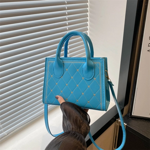 Borsa a Tracolla da Donna in Pelle PU Trapuntata Ricamata a Cuore a Griglia Minimalista Piccola Borsa a Mano Quadrata per Uso Quotidiano