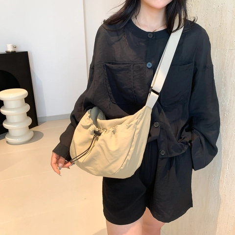 Bolso de Hombro de Nylon con Cordón de Gran Capacidad para Mujer Moda Color Sólido Plisado Bolso de Mano Minimalista Tote