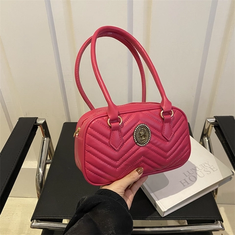 Bolso de Axila de Cuero PU Acolchado para Mujer Medallón Vintage en Relieve Perla Artificial Bolso de Hombro Color Sólido Casual