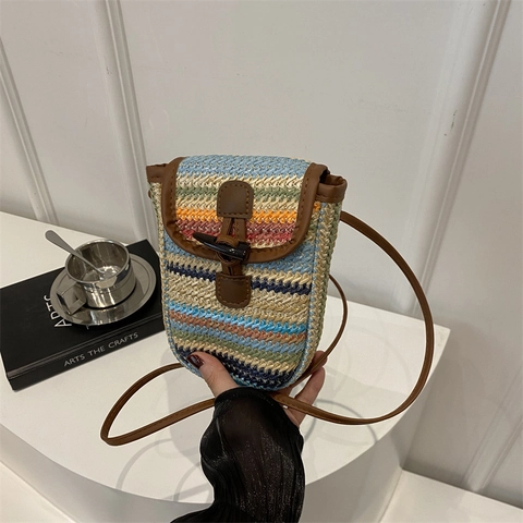 Sac à Épaule en Paille Tissée pour Femmes Été Rayures Multicolores Bouton à Bascule Petit Sac Carré pour Téléphone Portable