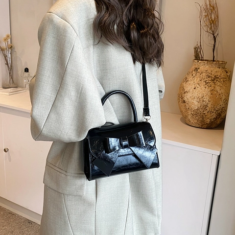 Damen Schleife Schultertasche Sanfte Mode PU Leder Umhängetasche Kleine Quadratische Handtasche Für Den Alltag Steppnähte