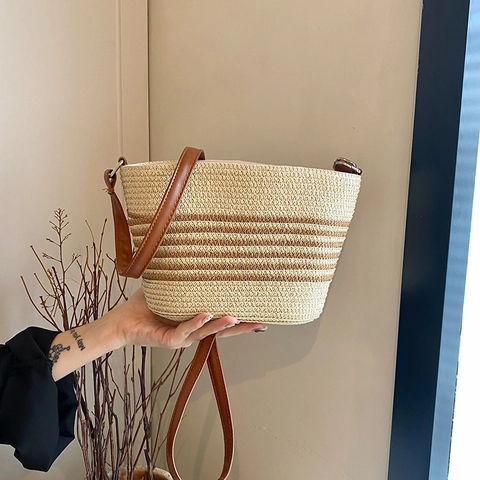 Sac à Épaule en Paille Rayée pour Femmes Sac Bandoulière Tissé Sac de Plage Vacances Sac Seau Décontracté d'Été Avec Bandoulière Réglable