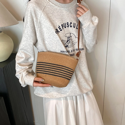Sac à Épaule en Paille Rayée pour Femmes Sac Bandoulière Tissé Sac de Plage Vacances Sac Seau Décontracté d'Été Avec Bandoulière Réglable