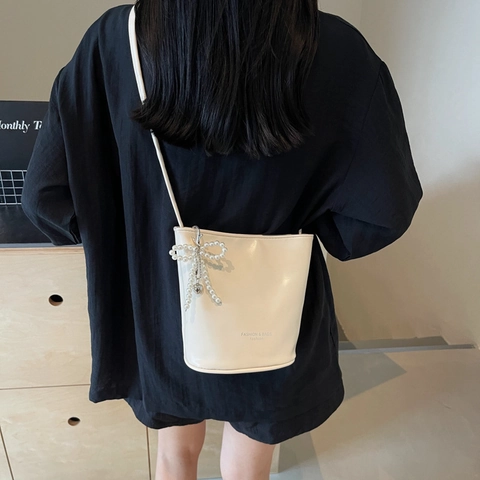 Bolso Cubo de PU Brillante para Mujer Gran Capacidad Con Lazo de Perlas Artificiales Bolso de Hombro de Moda