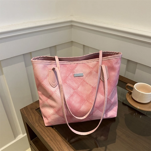 Vintage PU Leather Rhombic Quilted Tote Bag Large Capacity Shoulder Bag With Cute Plush Cloud Pendant Stylish Daily Women Bag