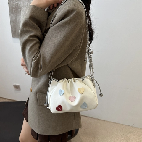 Heart Patch Bucket Bag Women PU Leather Korean Style Drawstring Shoulder Bag With Chain Strap Fashion Crossbody Bag Gift