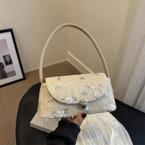 Women Fashion Straw Shoulder Bag Floral Embroidery Lace Underarm Bag Summer Pastoral Style Woven Handbag With Metal Lock